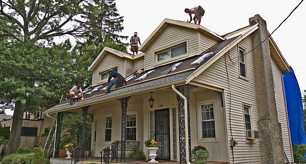 Best Commercial Roof Installation  in Manistique, MI